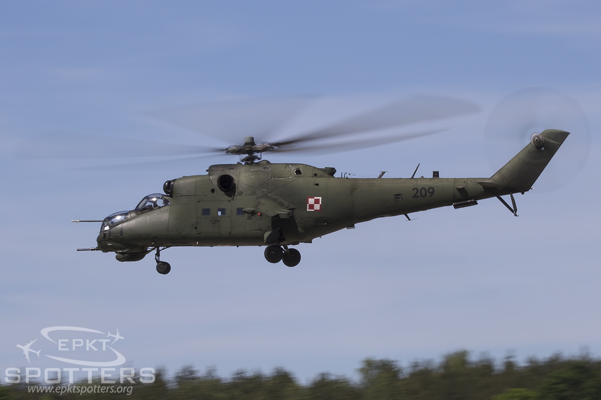 209 - Mil Mi-24 D Hint D (Poland - Army) / 23 Baza Lotnictwa Taktycznego - Minsk Mazowiecki Poland [EPMM/]