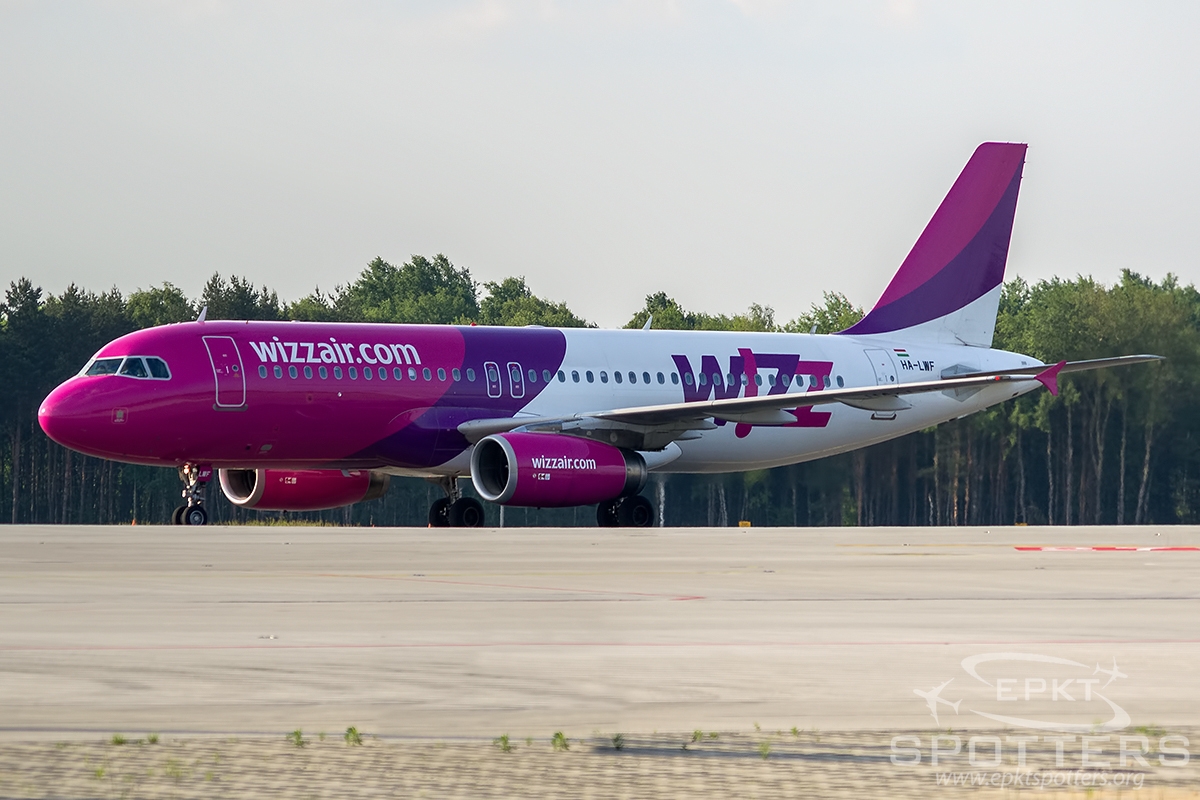 HA-LWF - Airbus A320 -232 (Wizz Air) / Pyrzowice - Katowice Poland [EPKT/KTW]