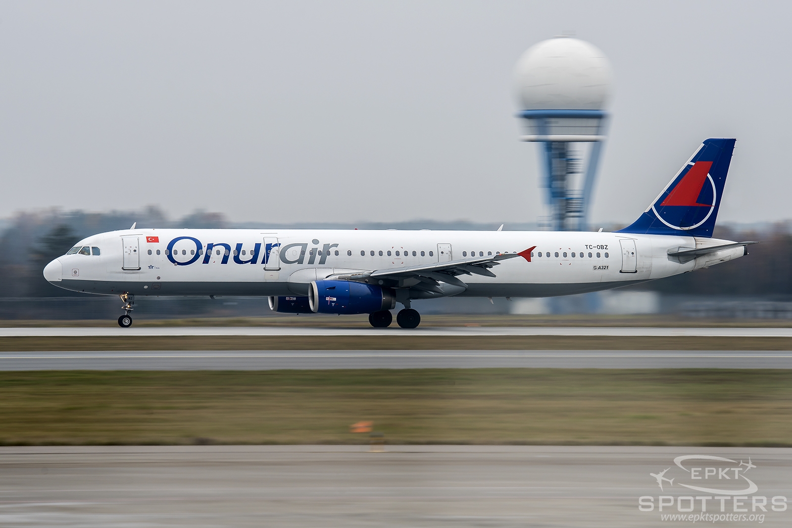 TC-OBZ - Airbus A321 -231 (Onur Air) / Pyrzowice - Katowice Poland [EPKT/KTW]