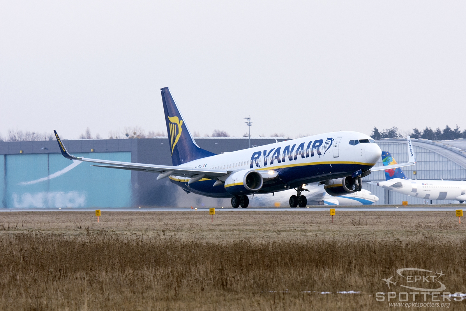 EI-EKJ - Boeing 737 -8AS (Ryanair) / Pyrzowice - Katowice Poland [EPKT/KTW]