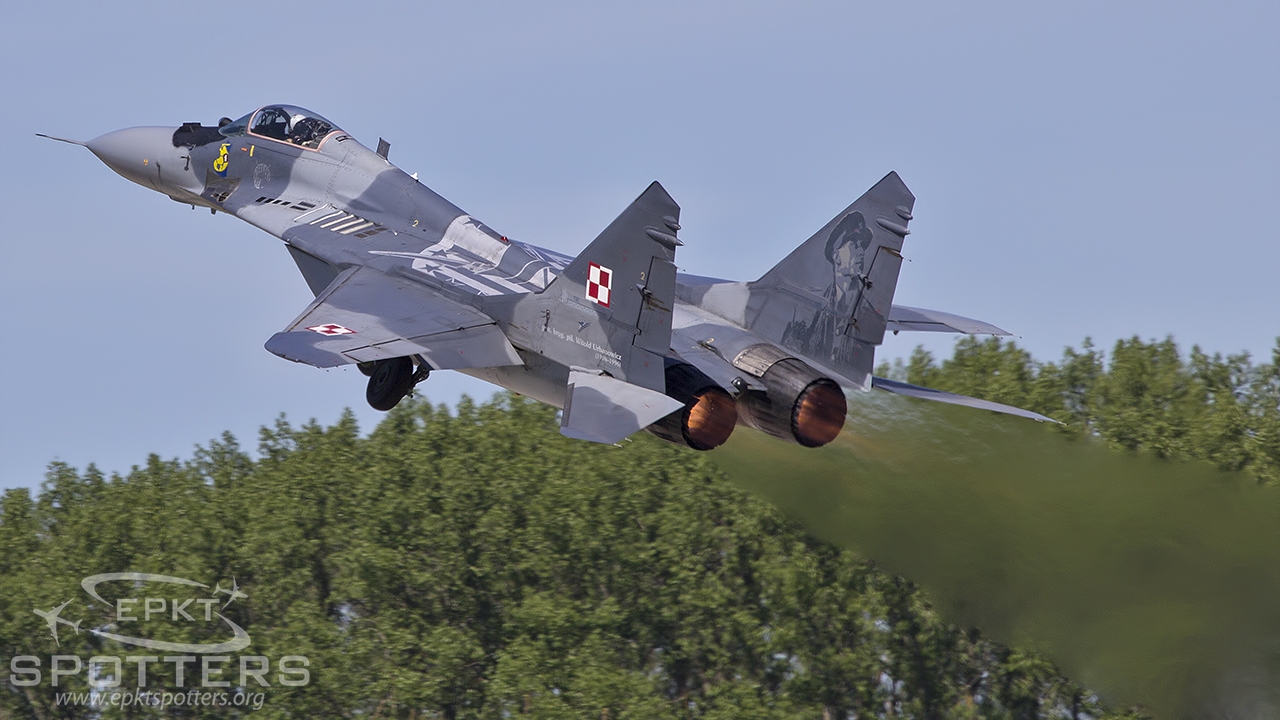 40 - Mikoyan Gurevich MiG-29 Fulcrum A (Poland - Air Force) / 23 Baza Lotnictwa Taktycznego - Minsk Mazowiecki Poland [EPMM/]