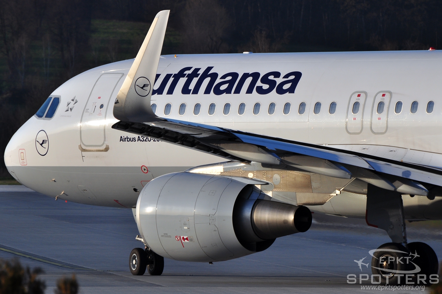 D-AIZZ - Airbus A320 -214 (Lufthansa) / Balice - Krakow Poland [EPKK/KRK]