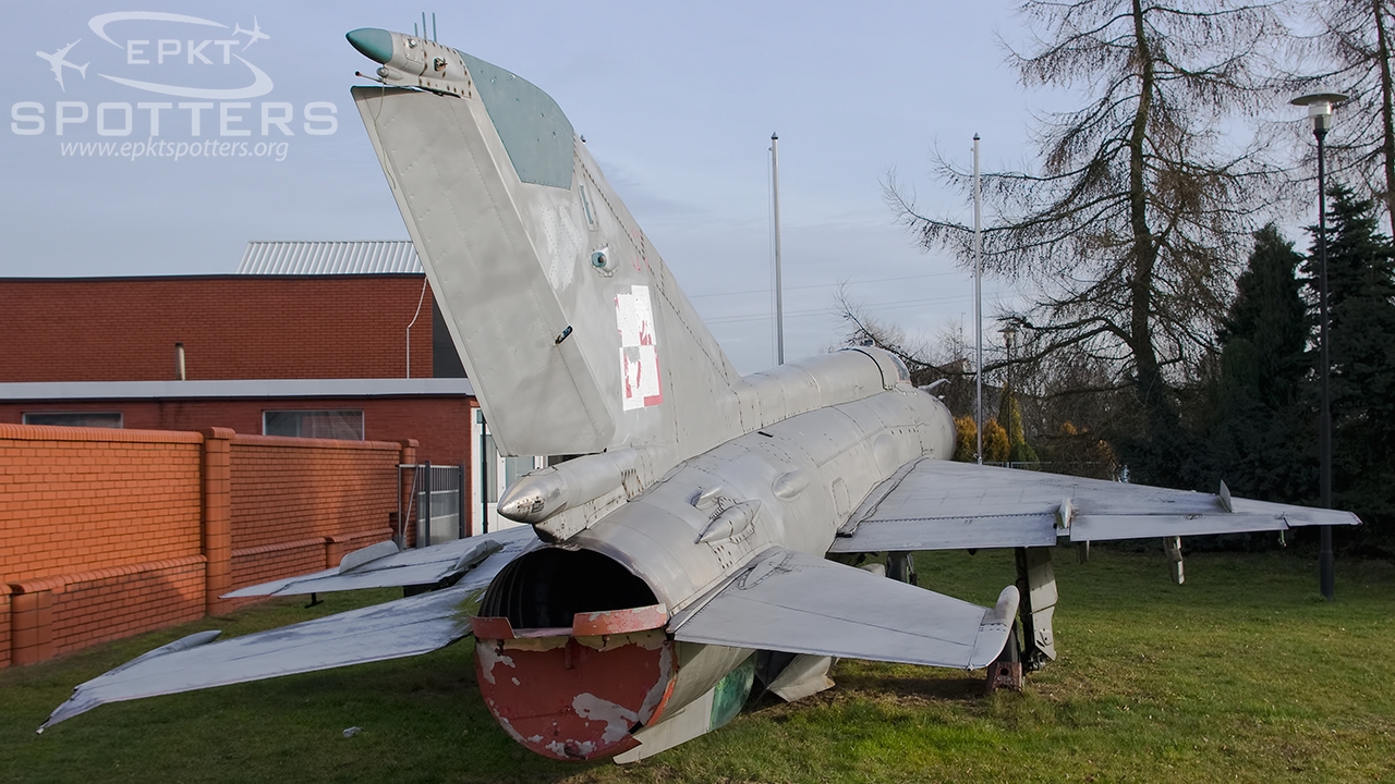 8707 - Mikoyan Gurevich MiG-21 MF Fishbed J (Poland - Air Force) / Other location - Niedośpielin Poland [/]