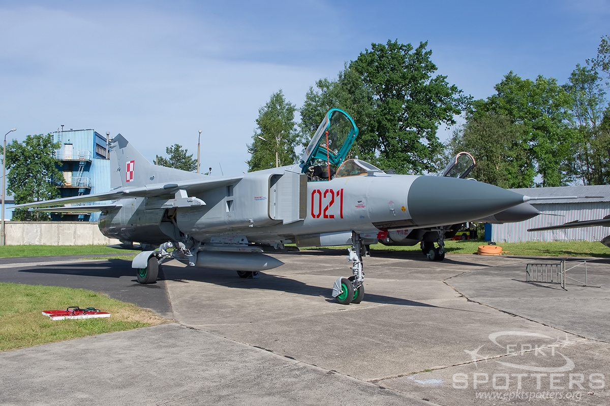 021 - Mikoyan Gurevich MiG-23 MF Flogger B (Poland - Air Force) / 32 Baza Lotnictwa Taktycznego - Lask Poland [EPLK/]
