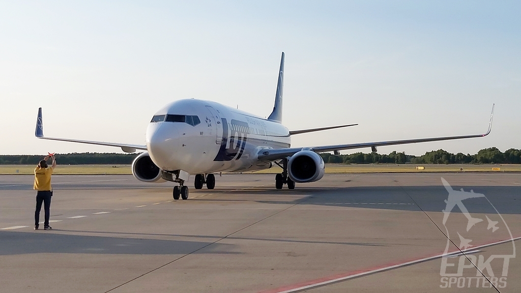 SP-LWF - Boeing 737 -86N (LOT Polish Airlines) / Pyrzowice - Katowice Poland [EPKT/KTW]