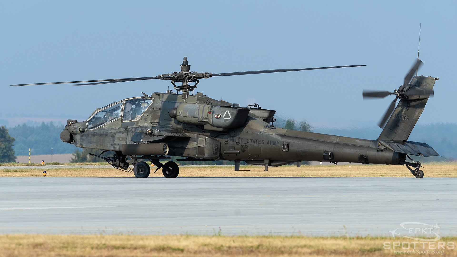 04-05439 - Boeing AH-64  D Apache Longbow (USA - Army) / Namest - Namest Czech Republic [LKNA/]