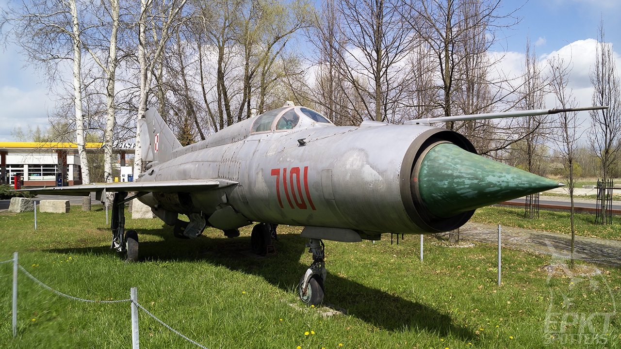 7101 - Mikoyan Gurevich MiG-21 PFM Fishbed (Poland - Air Force) / Other location - Wrocław Poland [/]