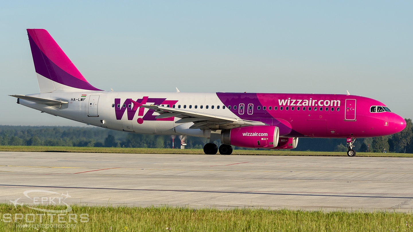 HA-LWF - Airbus A320 -232 (Wizz Air) / Pyrzowice - Katowice Poland [EPKT/KTW]